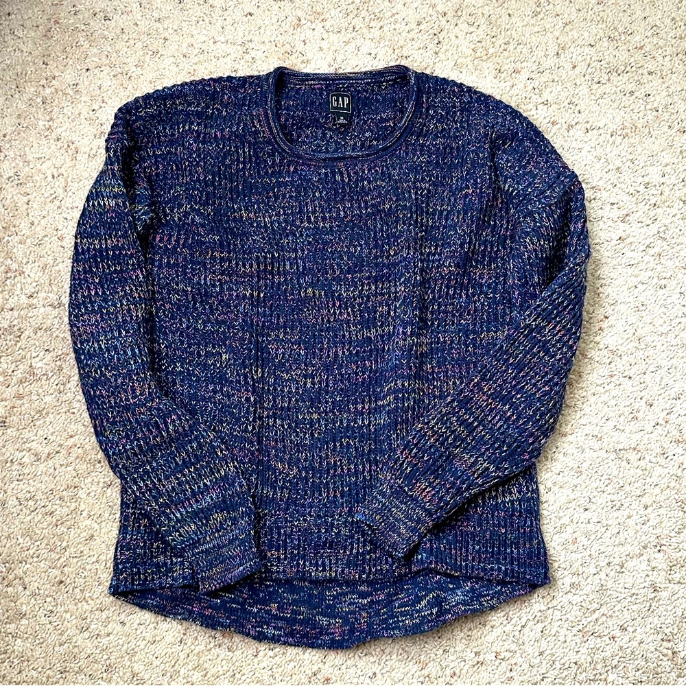Gap knitted sweater size medium.